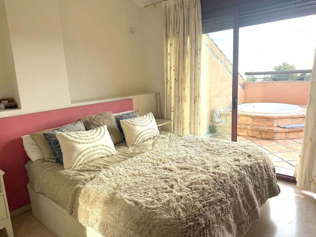 3 Bed Apartment for sale in Marbella Costa Del Sol, Málaga, Spain