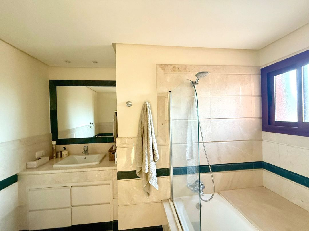3 Bed Apartment for sale in Marbella Costa Del Sol, Málaga, Spain