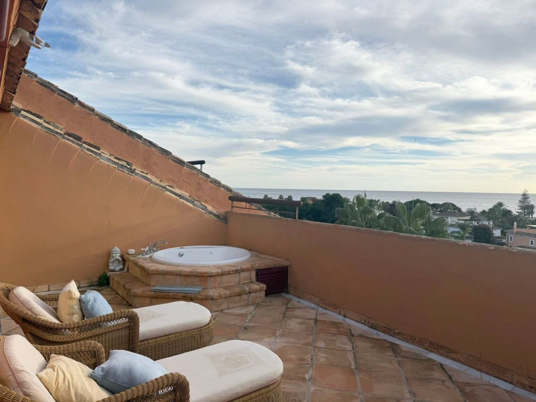 3 Bed Apartment for sale in Marbella Costa Del Sol, Málaga, Spain