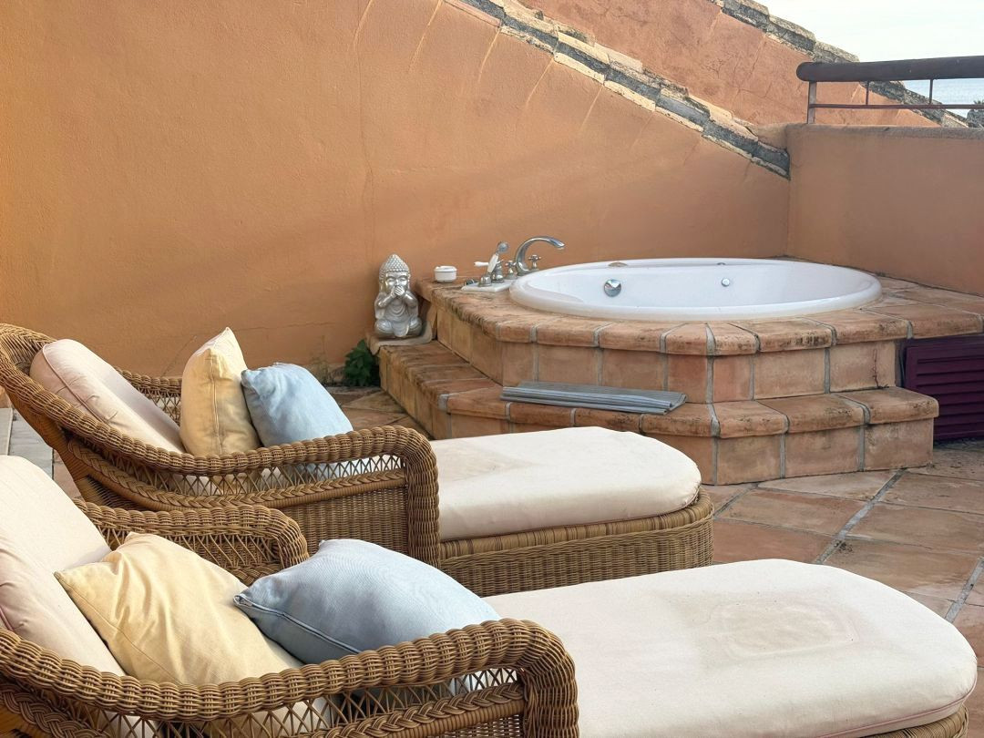 3 Bed Apartment for sale in Marbella Costa Del Sol, Málaga, Spain