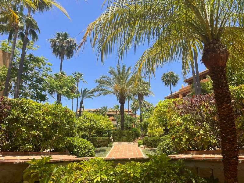 3 Bed Apartment for sale in Marbella Costa Del Sol, Málaga, Spain