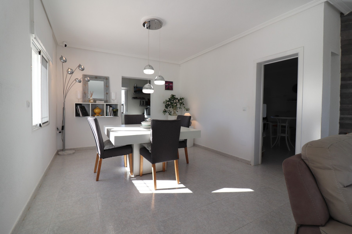 Se vende Villa - Chalet de 4 dormitorios en Costa Blanca, Alicante, España