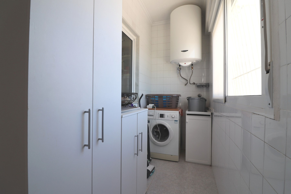 Se vende Villa - Chalet de 4 dormitorios en Costa Blanca, Alicante, España