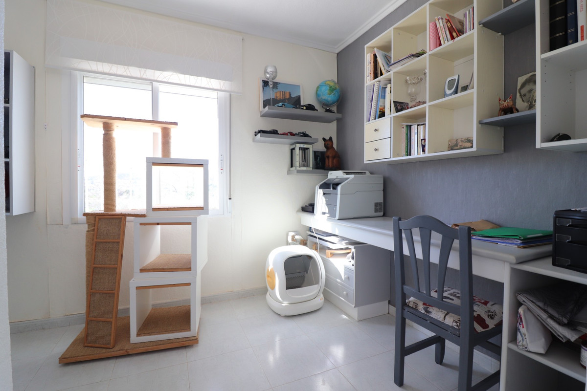 Se vende Villa - Chalet de 4 dormitorios en Costa Blanca, Alicante, España