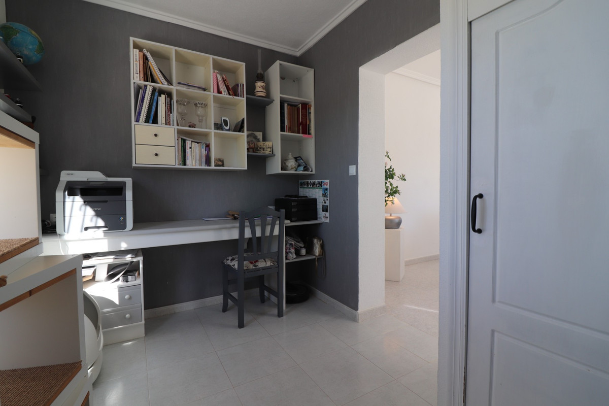 Se vende Villa - Chalet de 4 dormitorios en Costa Blanca, Alicante, España