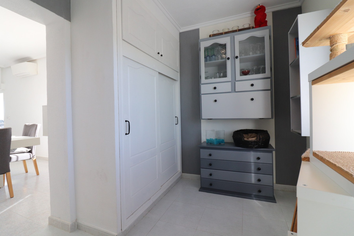 Se vende Villa - Chalet de 4 dormitorios en Costa Blanca, Alicante, España