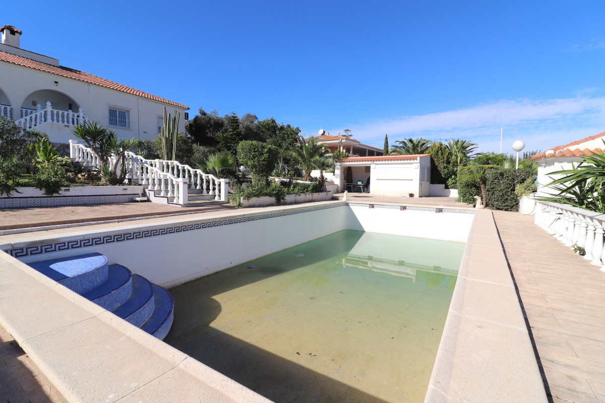 Se vende Villa - Chalet de 4 dormitorios en Costa Blanca, Alicante, España