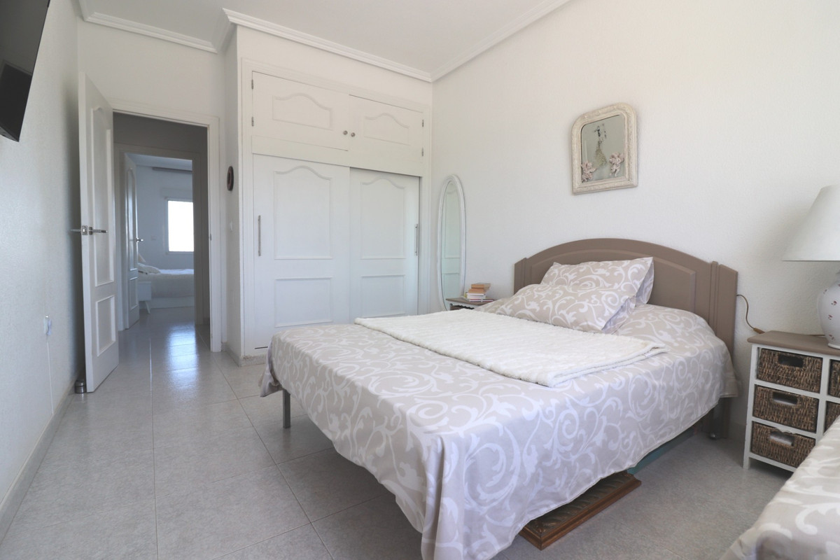 Se vende Villa - Chalet de 4 dormitorios en Costa Blanca, Alicante, España
