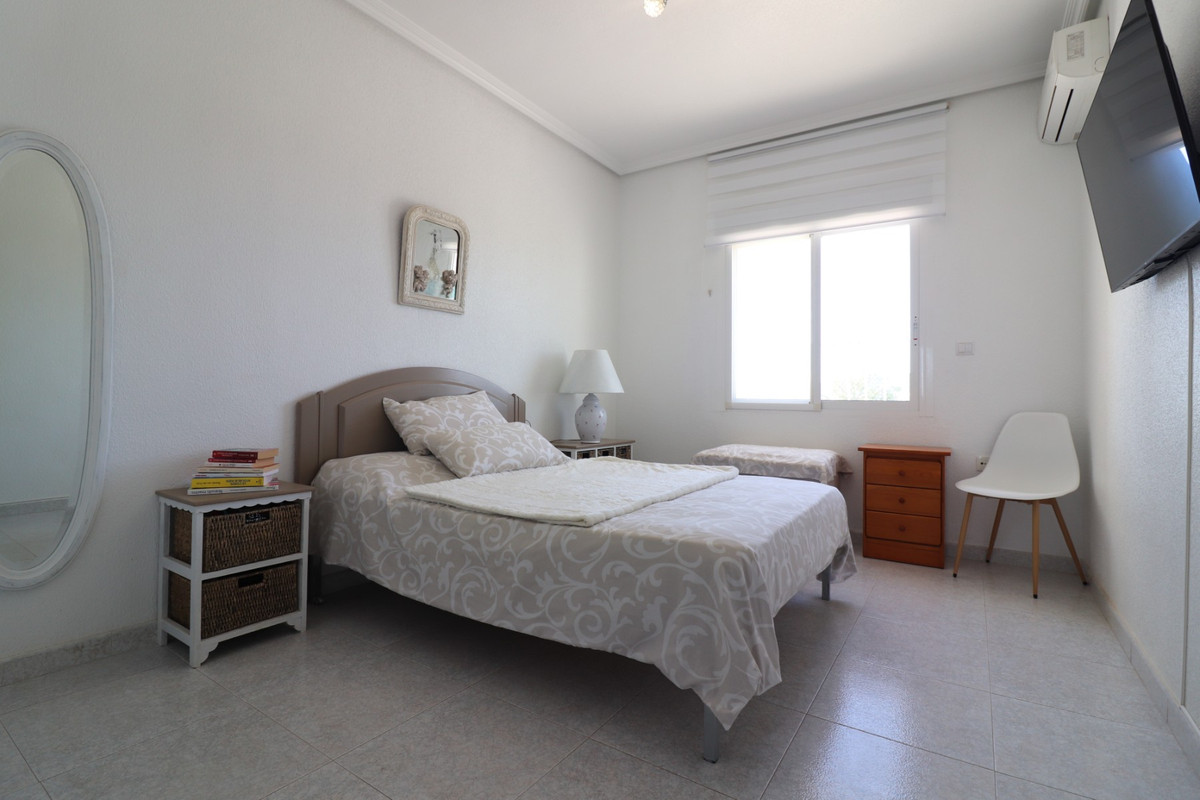 Se vende Villa - Chalet de 4 dormitorios en Costa Blanca, Alicante, España