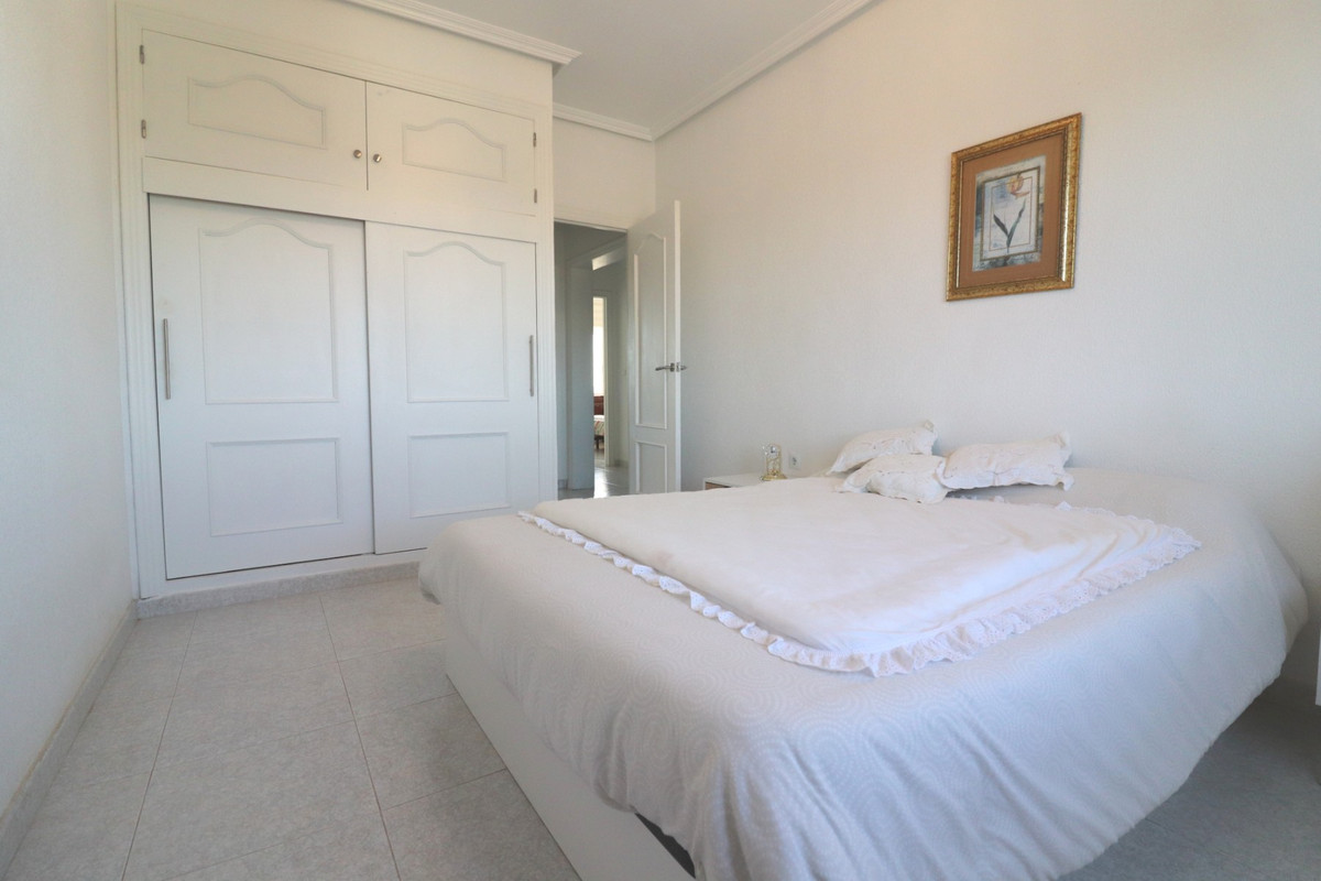 Se vende Villa - Chalet de 4 dormitorios en Costa Blanca, Alicante, España