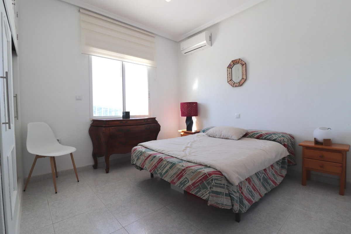 Se vende Villa - Chalet de 4 dormitorios en Costa Blanca, Alicante, España