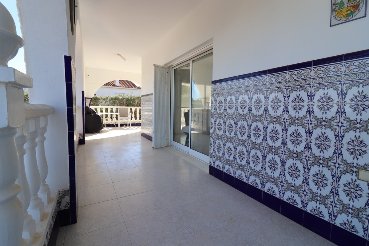 Se vende Villa - Chalet de 4 dormitorios en Costa Blanca, Alicante, España