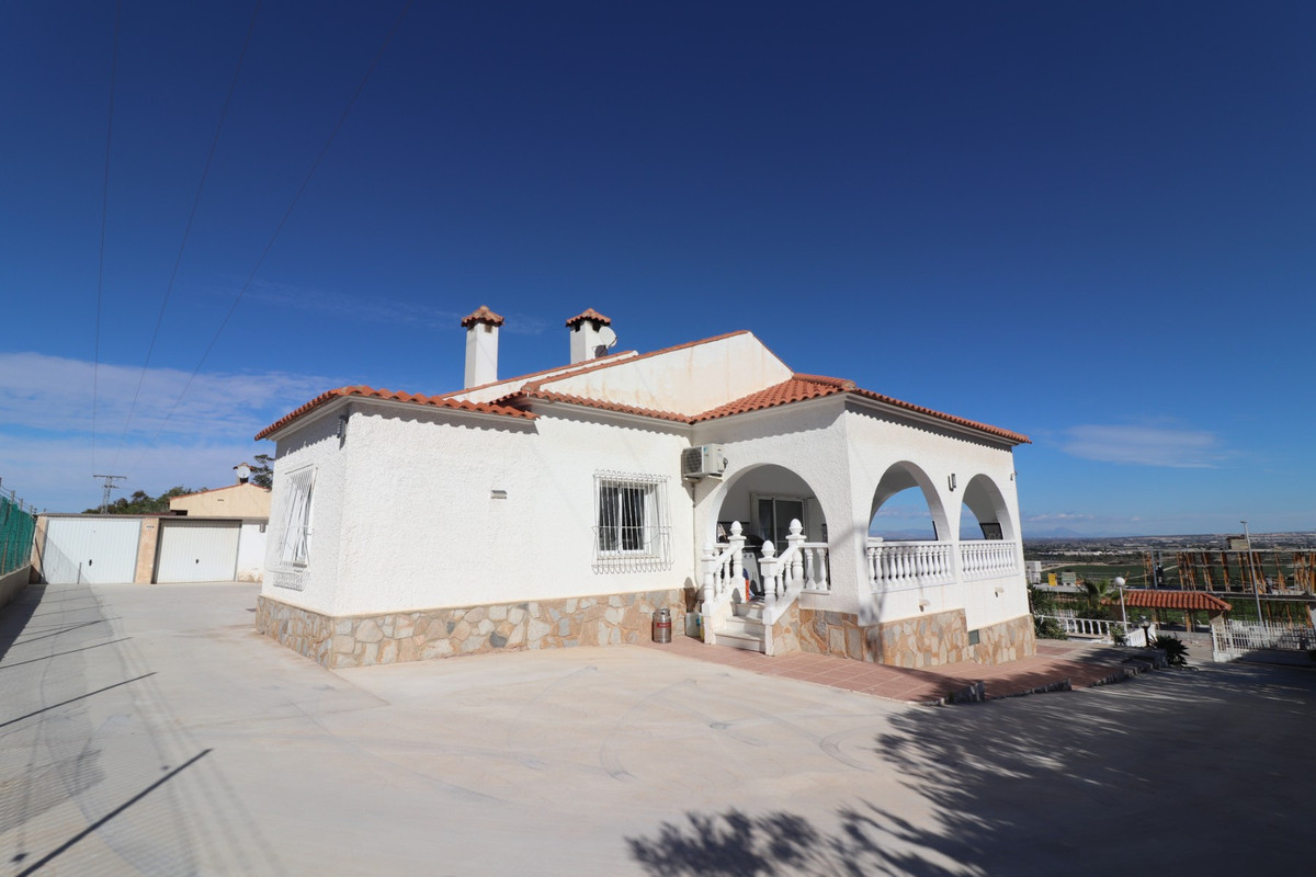 Se vende Villa - Chalet de 4 dormitorios en Costa Blanca, Alicante, España