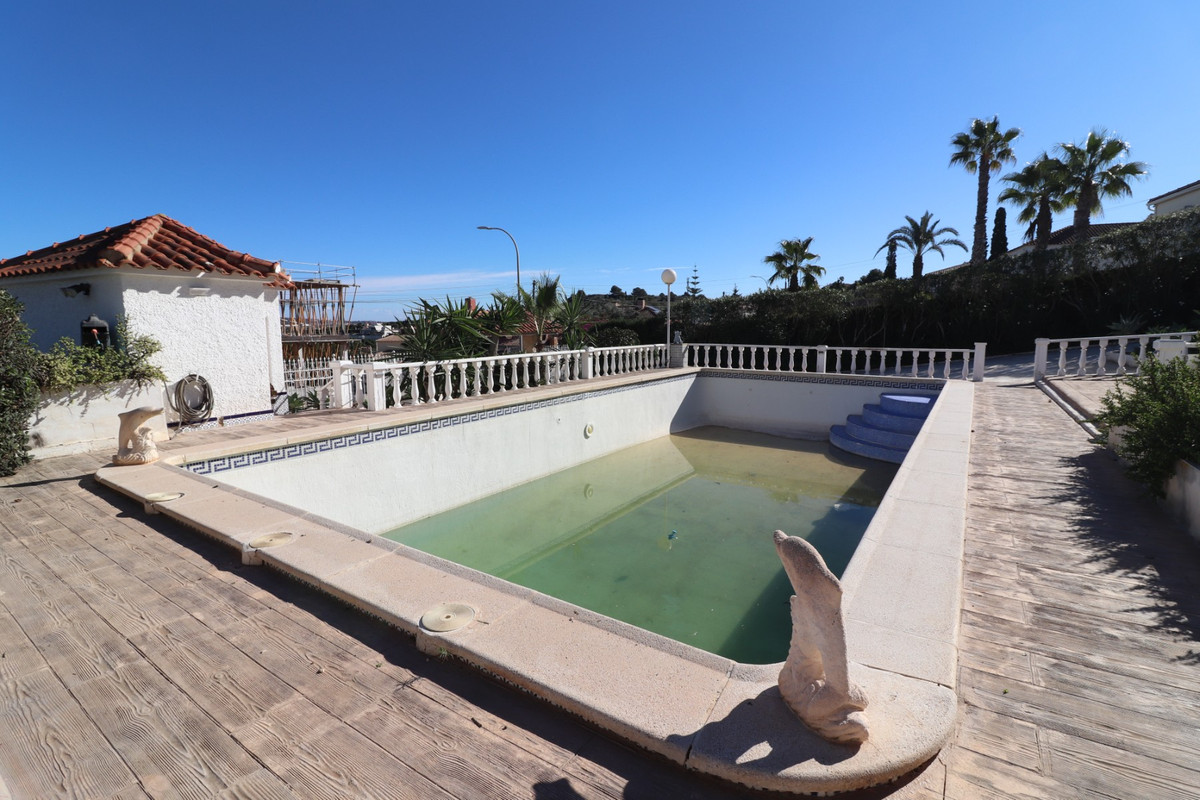 Se vende Villa - Chalet de 4 dormitorios en Costa Blanca, Alicante, España