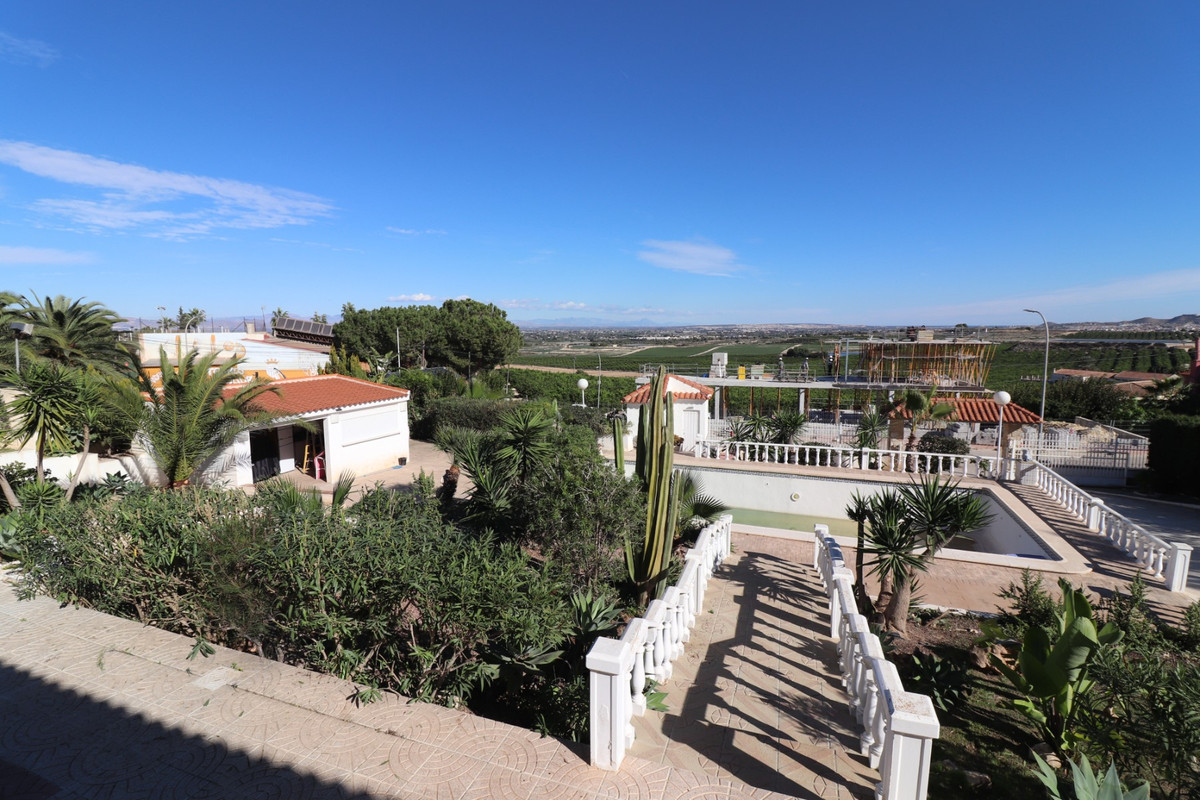 Se vende Villa - Chalet de 4 dormitorios en Costa Blanca, Alicante, España