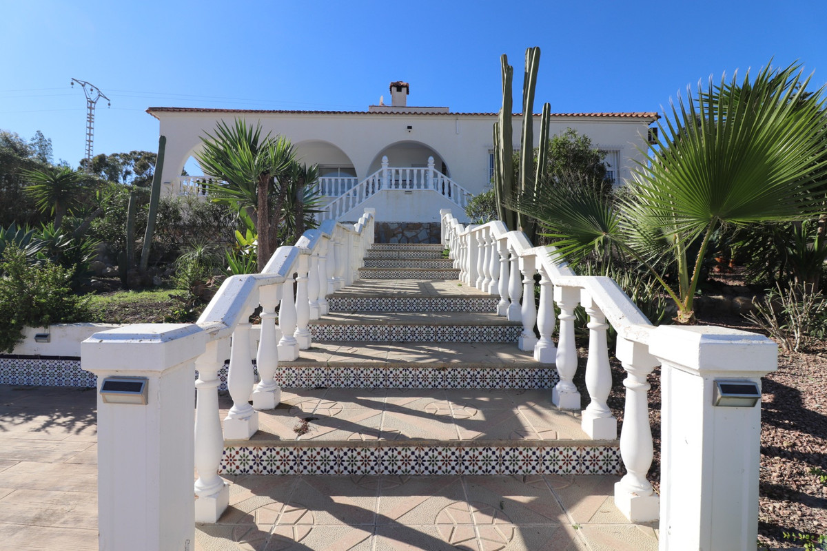 Se vende Villa - Chalet de 4 dormitorios en Costa Blanca, Alicante, España