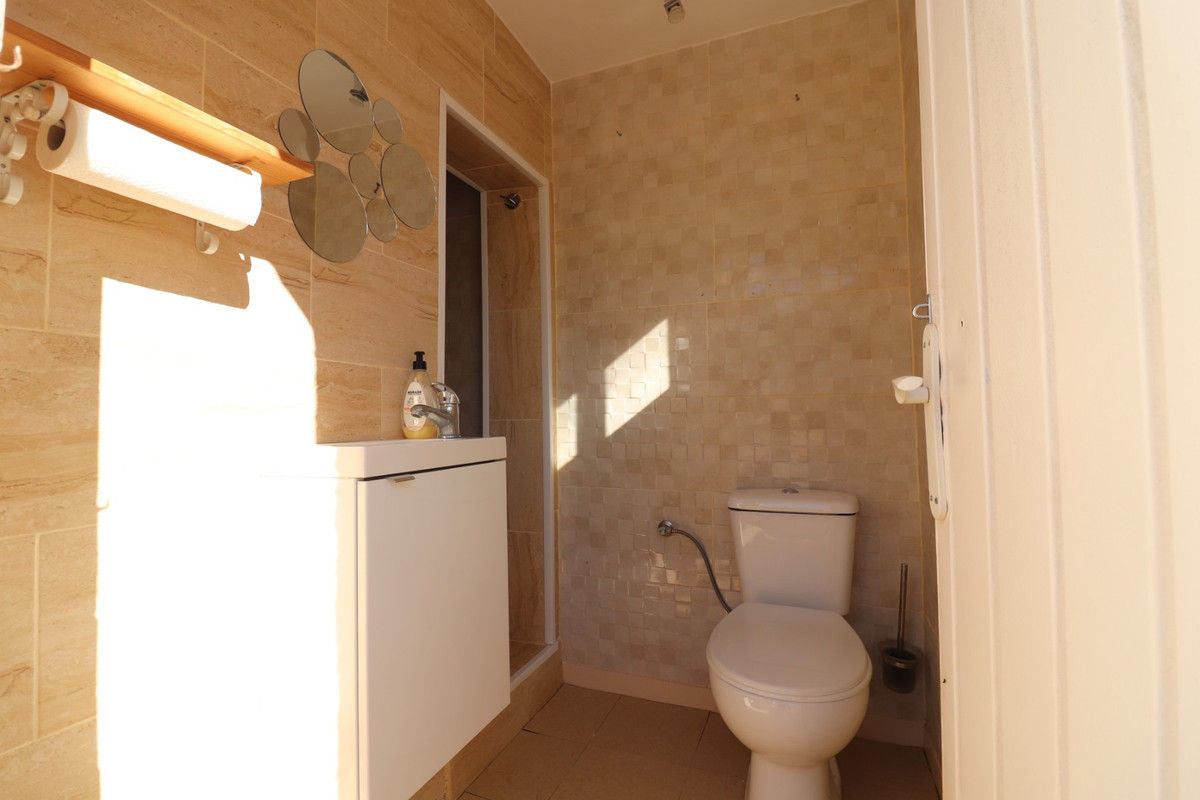 Se vende Villa - Chalet de 4 dormitorios en Costa Blanca, Alicante, España