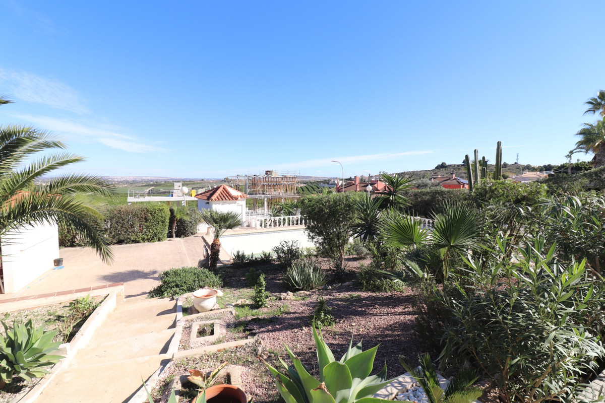 Se vende Villa - Chalet de 4 dormitorios en Costa Blanca, Alicante, España