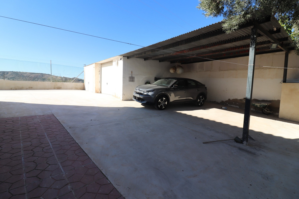 Se vende Villa - Chalet de 4 dormitorios en Costa Blanca, Alicante, España