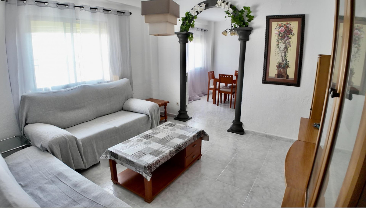 Se vende Apartamento Planta Media de 2 dormitorios en Costa Del Sol, Málaga, España