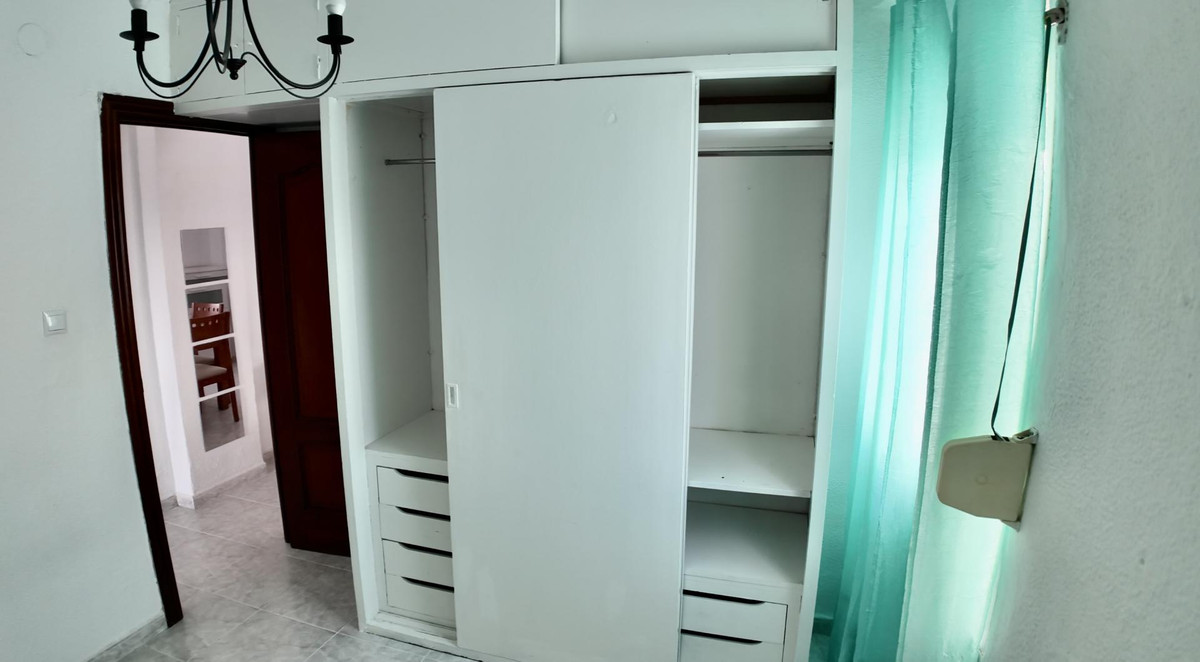 Se vende Apartamento Planta Media de 2 dormitorios en Costa Del Sol, Málaga, España