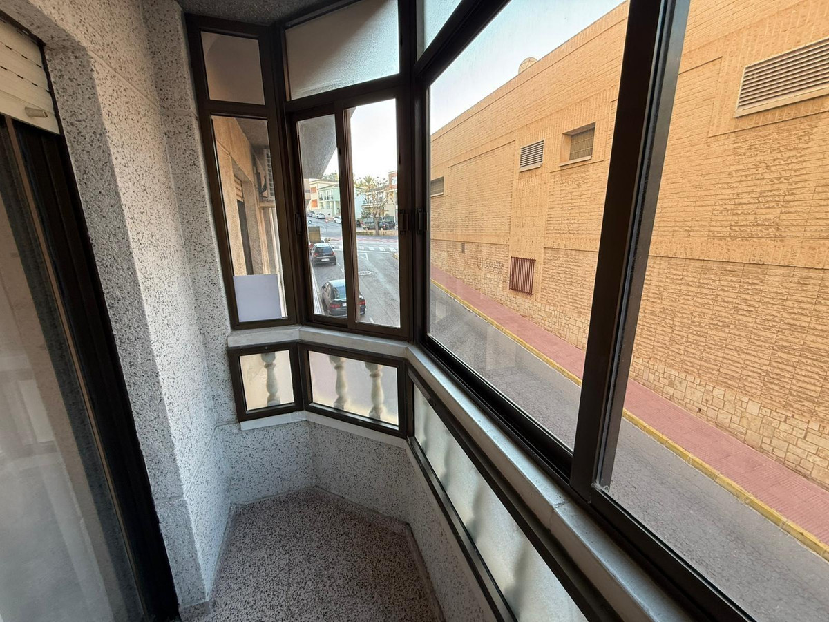 Se vende Apartamento Planta Media de 2 dormitorios en Costa Blanca, Alicante, España