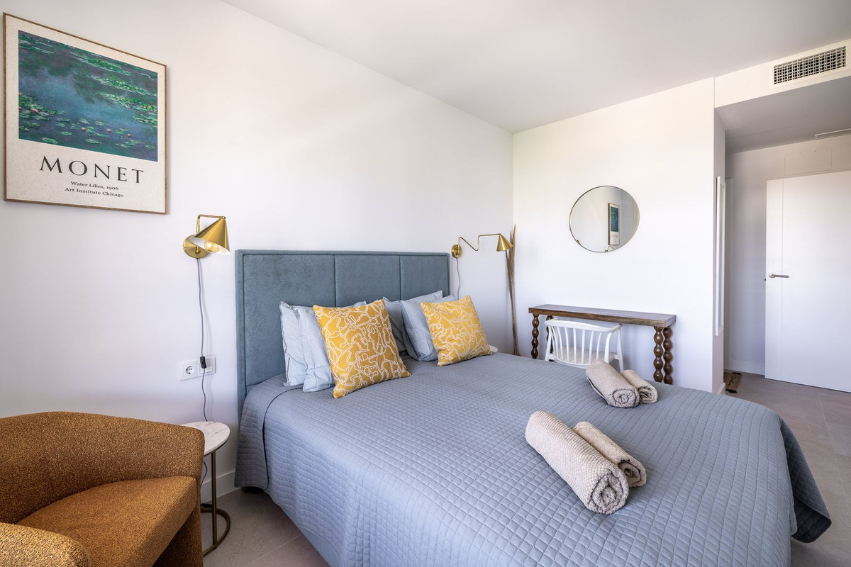 2 Bed Apartment for sale in Estepona Costa Del Sol, Málaga, Spain