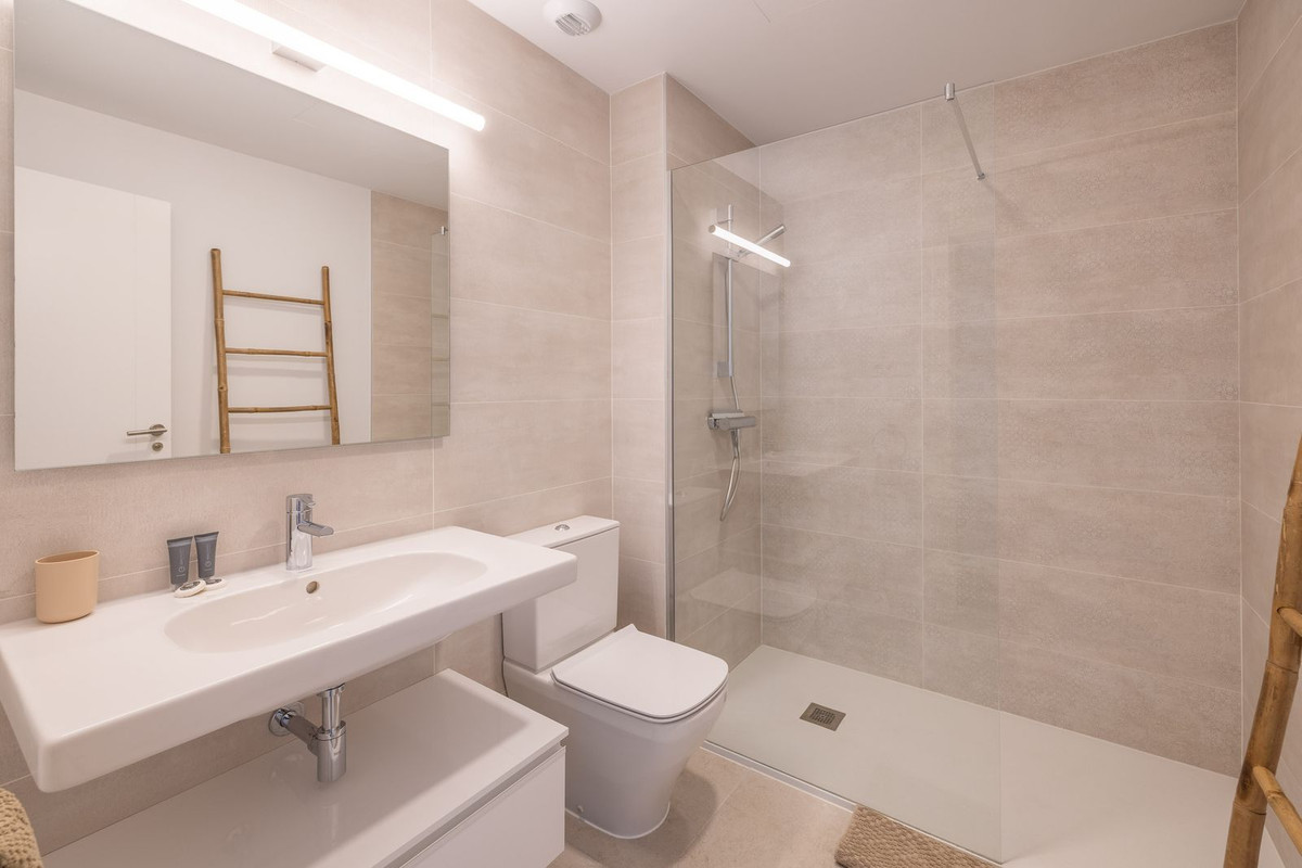 2 Bed Apartment for sale in Estepona Costa Del Sol, Málaga, Spain