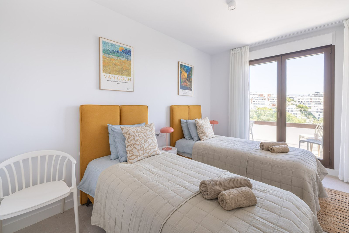 2 Bed Apartment for sale in Estepona Costa Del Sol, Málaga, Spain