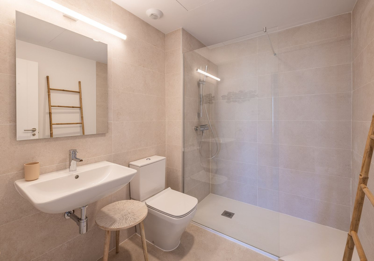2 Bed Apartment for sale in Estepona Costa Del Sol, Málaga, Spain