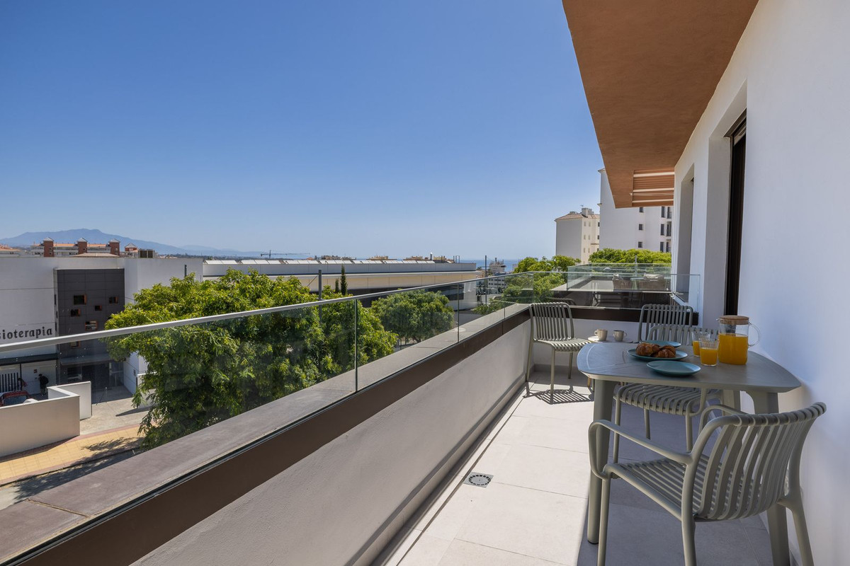 2 Bed Apartment for sale in Estepona Costa Del Sol, Málaga, Spain