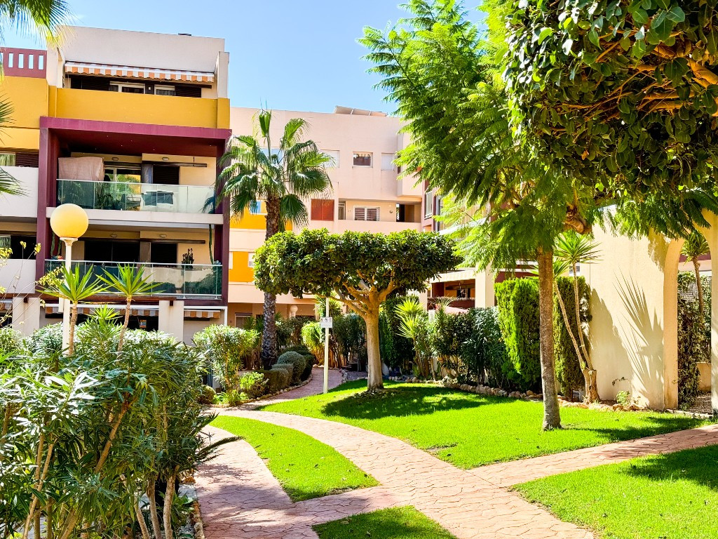 Se vende Apartamento Planta Baja de 2 dormitorios en Costa Blanca, Alicante, España