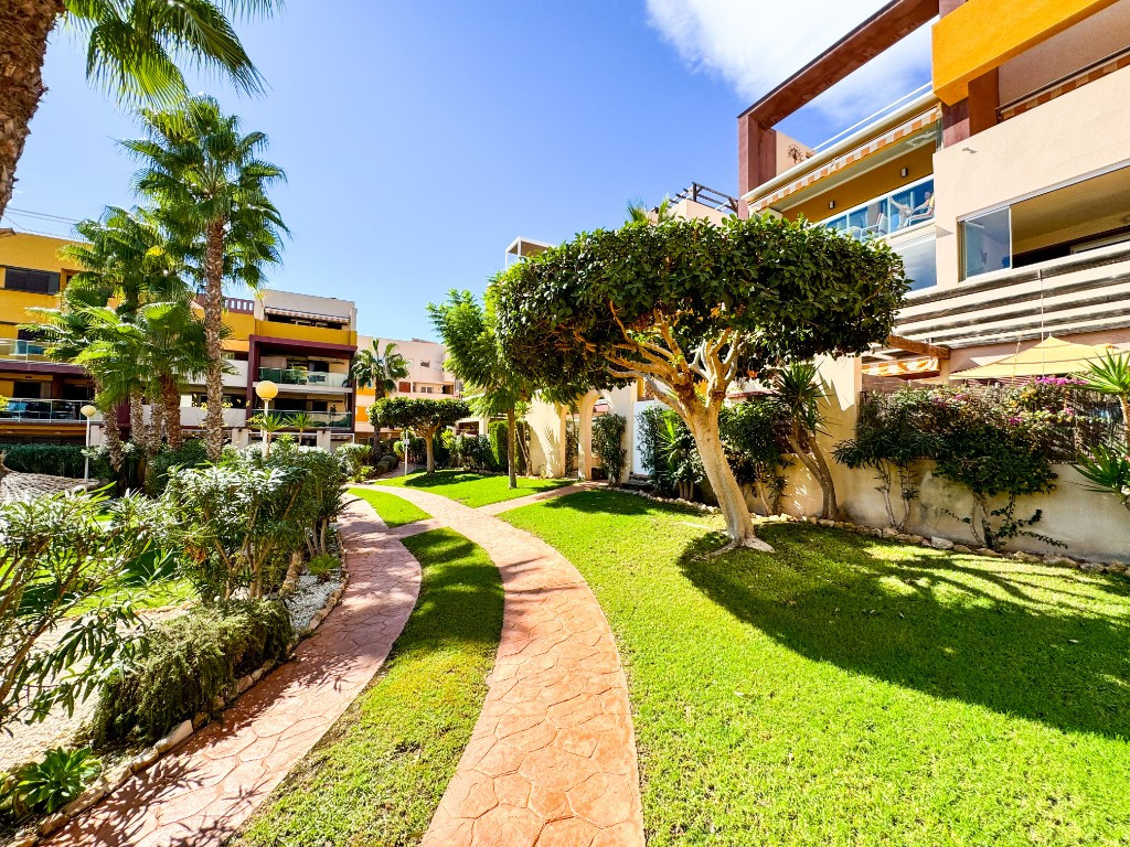 Se vende Apartamento Planta Baja de 2 dormitorios en Costa Blanca, Alicante, España