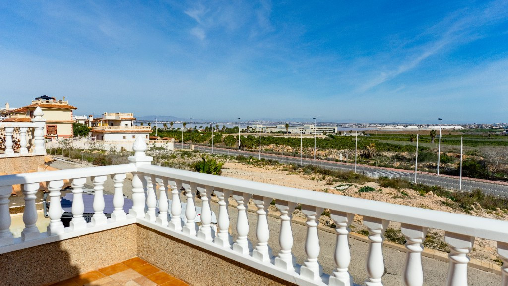 Se vende Villa - Chalet de 2 dormitorios en Costa Blanca, Alicante, España