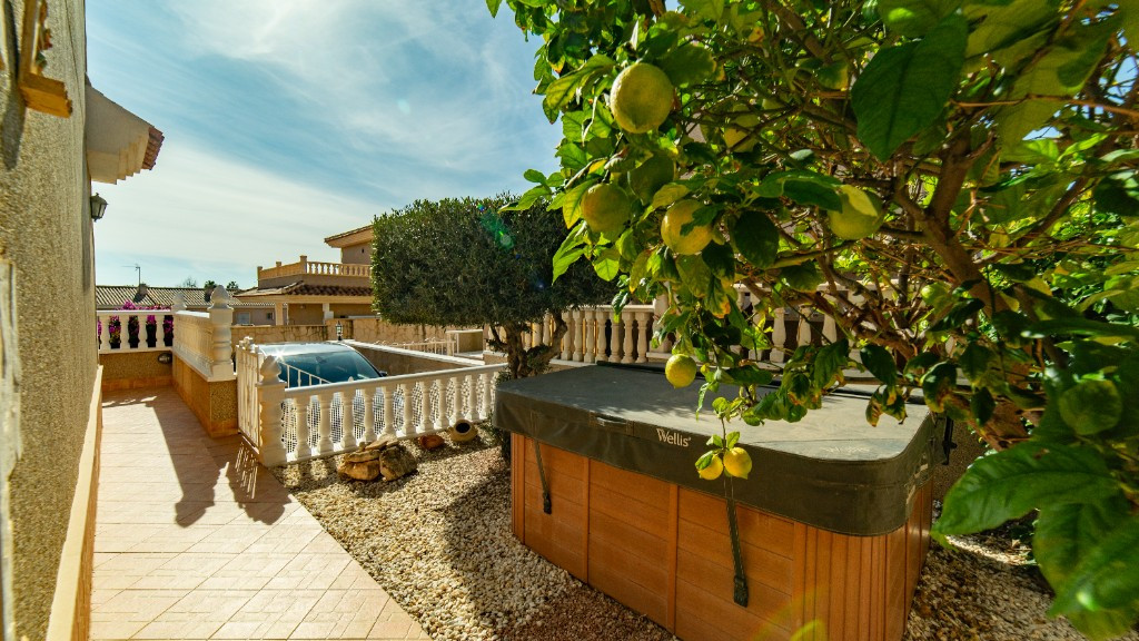 Se vende Villa - Chalet de 2 dormitorios en Costa Blanca, Alicante, España