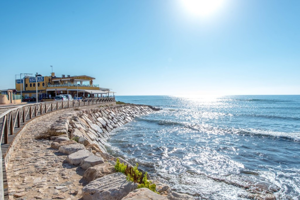Se vende Villa - Chalet de 2 dormitorios en Costa Blanca, Alicante, España