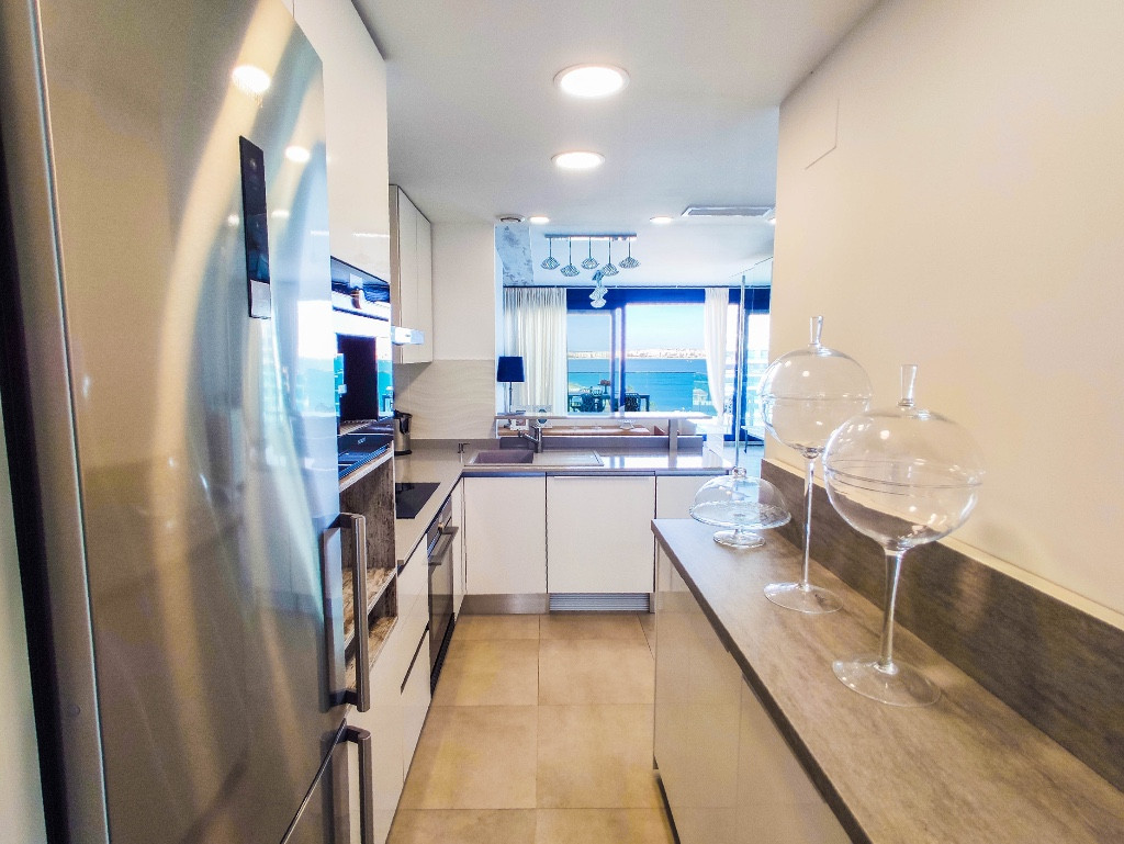 Se vende Apartamento en Planta Última de 2 dormitorios en Costa Blanca, Alicante, España
