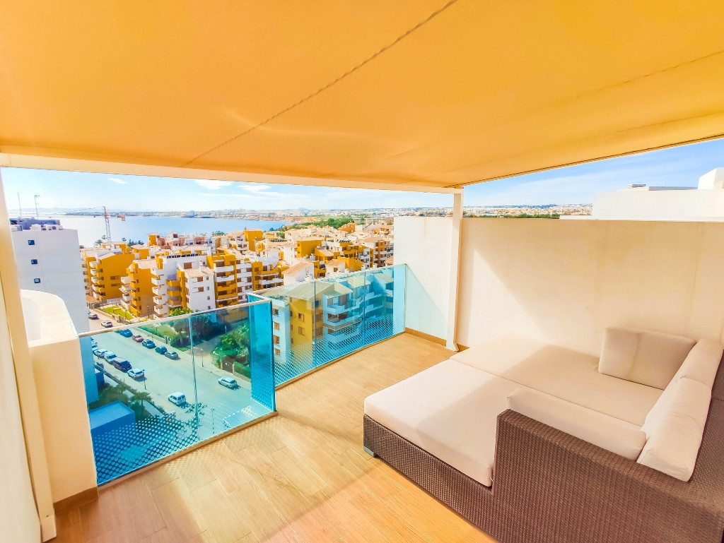 Se vende Apartamento en Planta Última de 2 dormitorios en Costa Blanca, Alicante, España