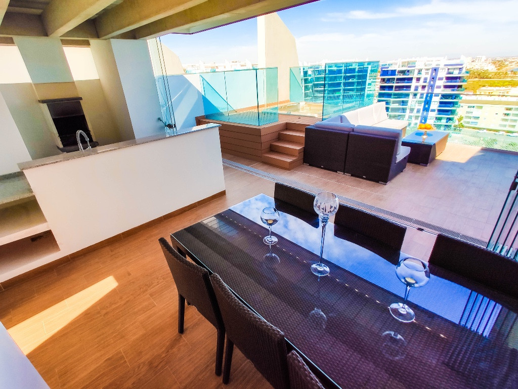 Se vende Apartamento en Planta Última de 2 dormitorios en Costa Blanca, Alicante, España