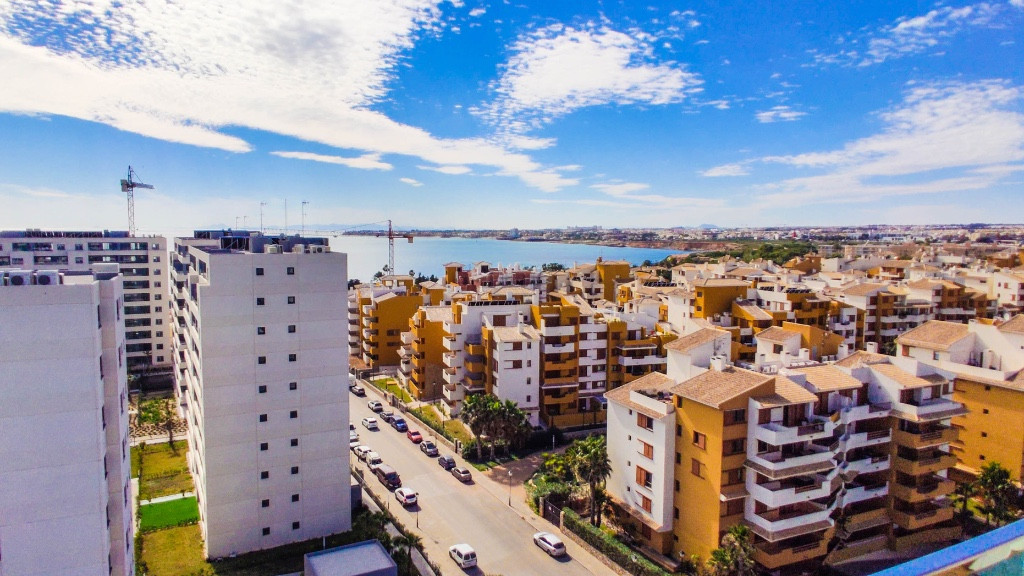 Se vende Apartamento en Planta Última de 2 dormitorios en Costa Blanca, Alicante, España