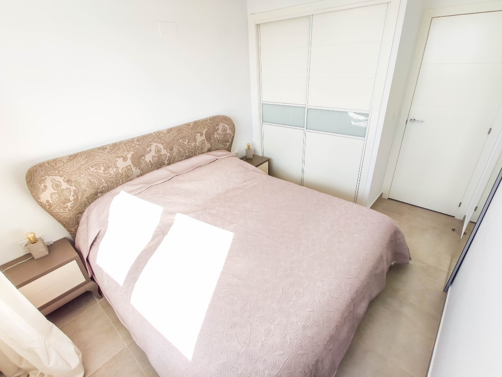 Se vende Apartamento en Planta Última de 2 dormitorios en Costa Blanca, Alicante, España