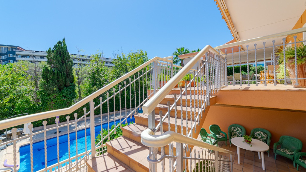 7 Bed Townhouse for sale in Campoamor Costa Blanca, Alicante, Spain