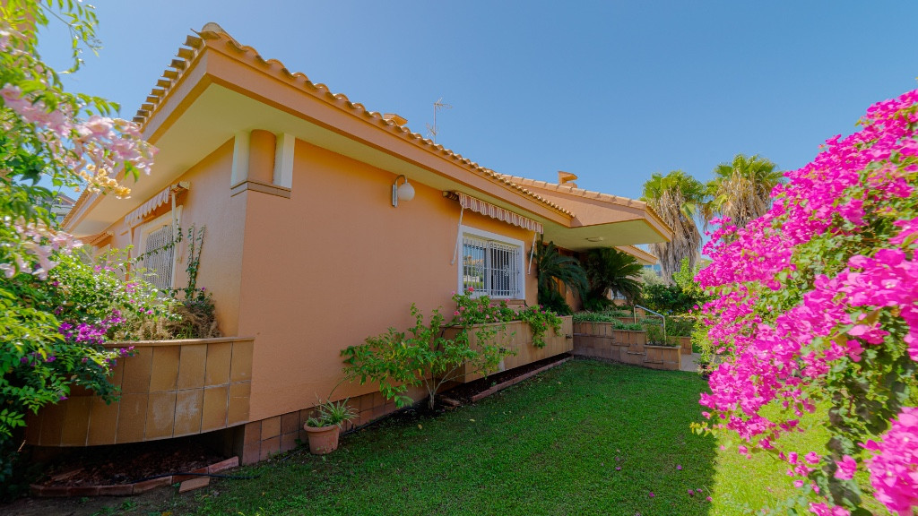 7 Bed Townhouse for sale in Campoamor Costa Blanca, Alicante, Spain