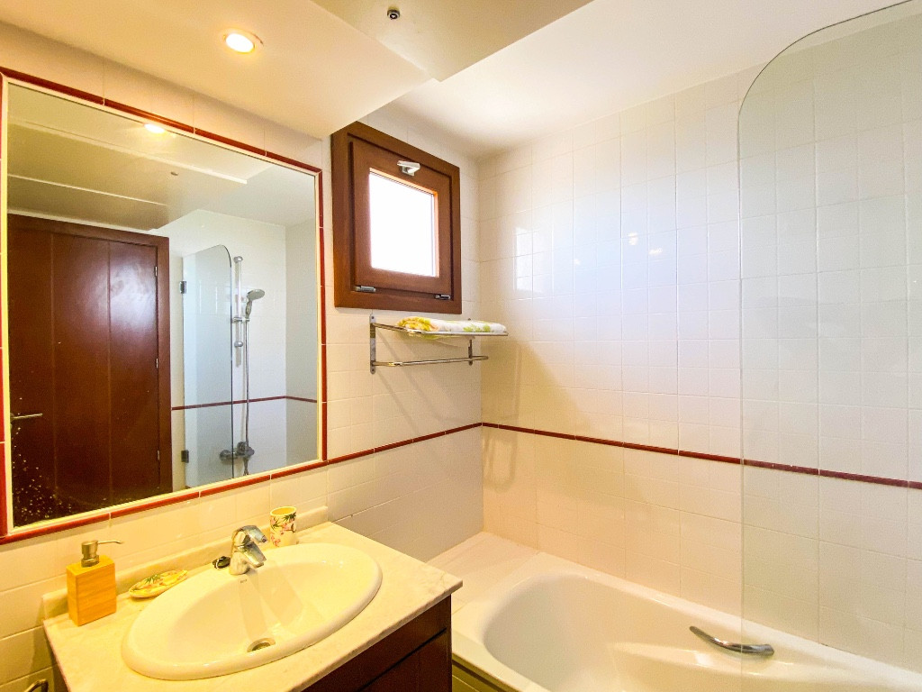 Se vende Apartamento Planta Media de 2 dormitorios en Costa Blanca, Alicante, España