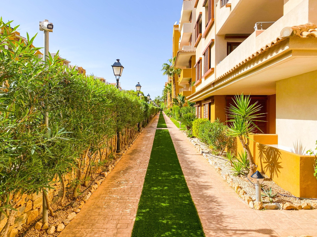 Se vende Apartamento Planta Media de 2 dormitorios en Costa Blanca, Alicante, España