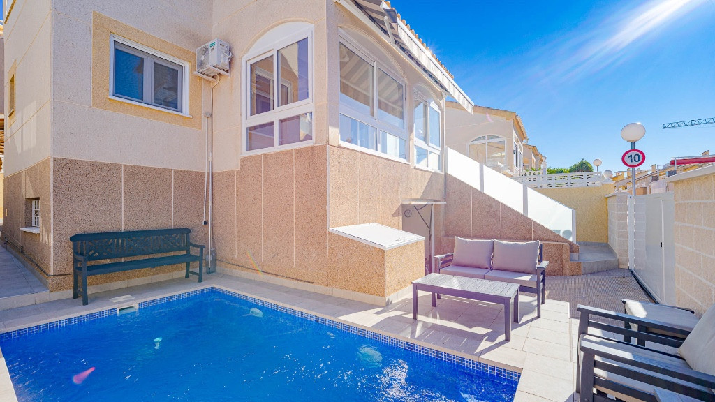 Se vende Villa - Chalet de 2 dormitorios en Costa Blanca, Alicante, España