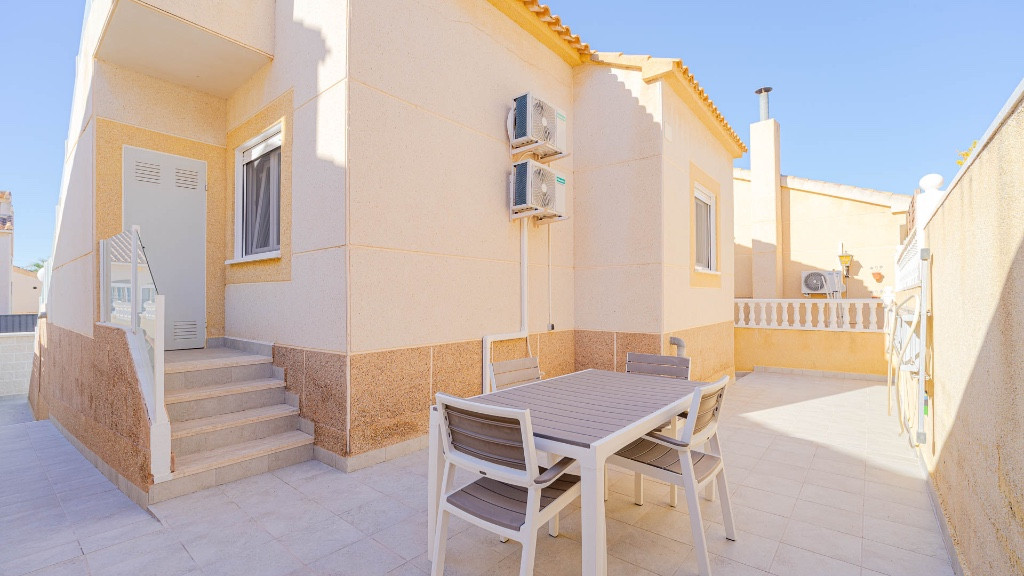 Se vende Villa - Chalet de 2 dormitorios en Costa Blanca, Alicante, España