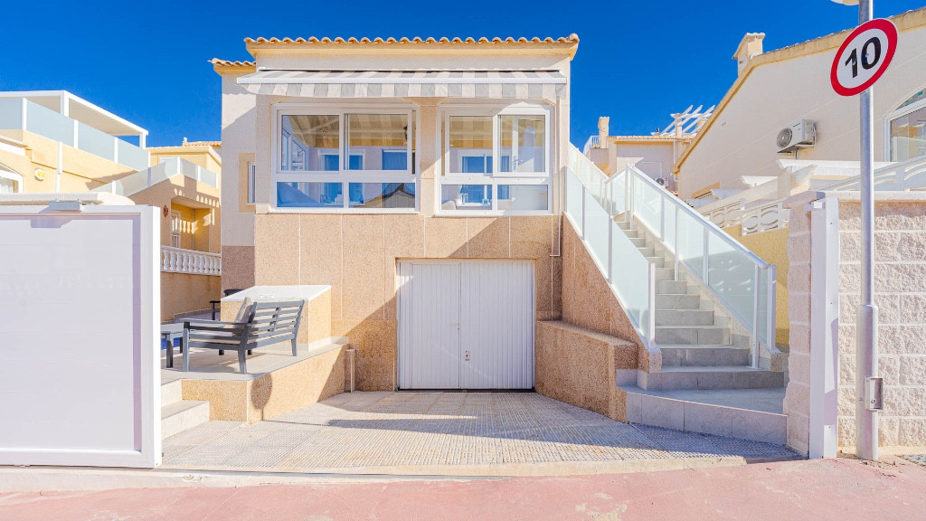 Se vende Villa - Chalet de 2 dormitorios en Costa Blanca, Alicante, España