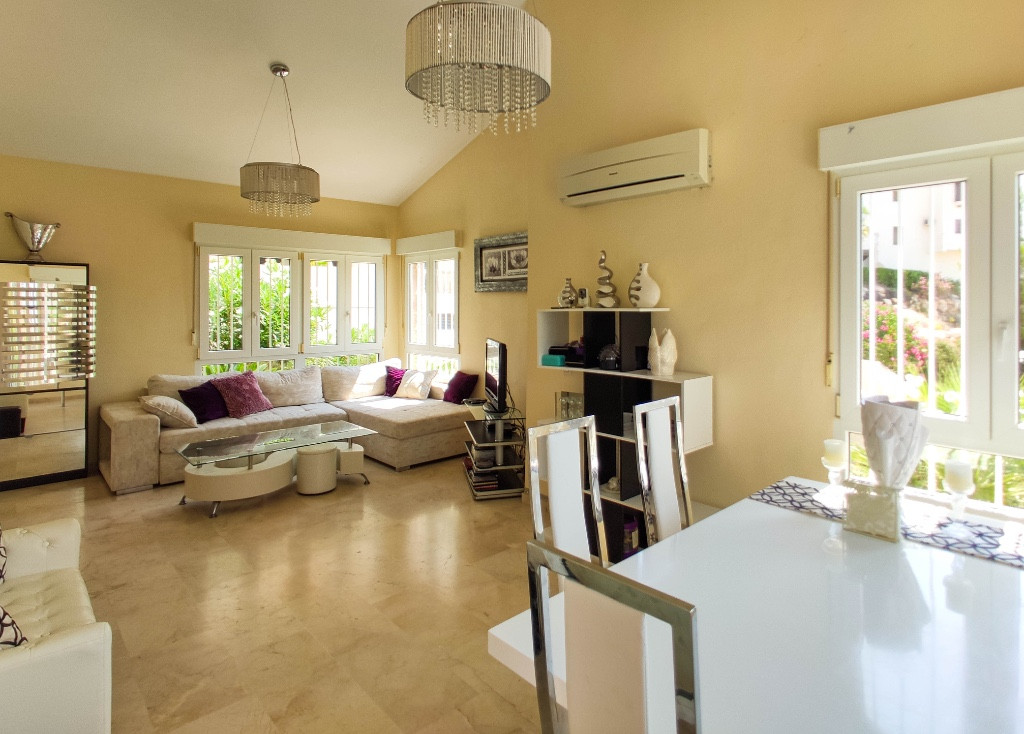 Se vende Villa - Chalet de 4 dormitorios en Costa Blanca, Alicante, España