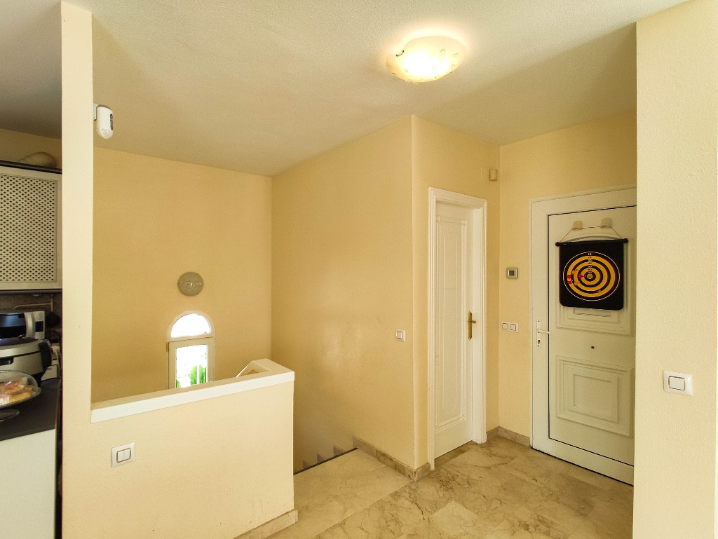 Se vende Villa - Chalet de 4 dormitorios en Costa Blanca, Alicante, España